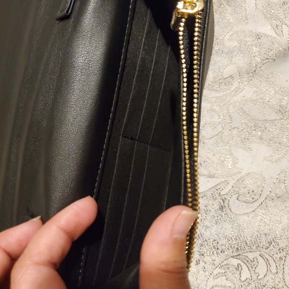 Purse - Picture 2 of 7